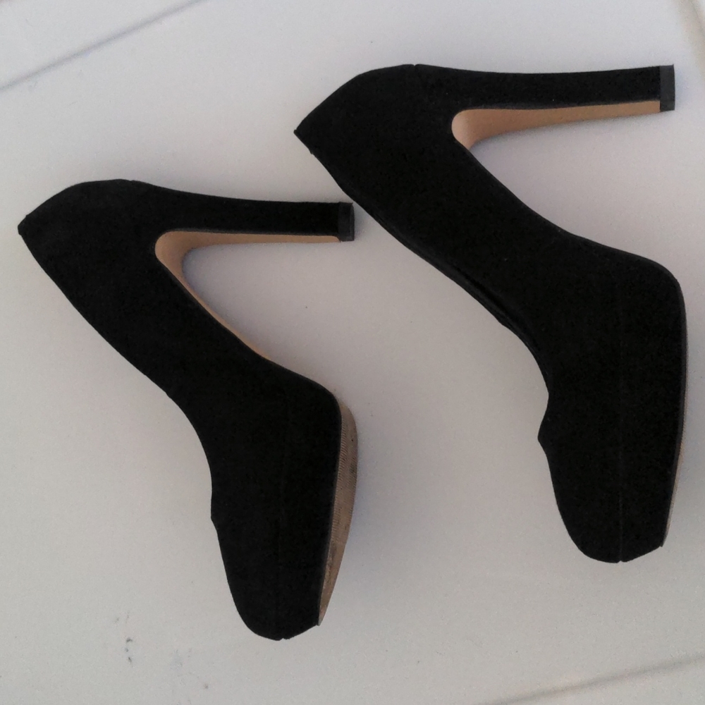 Sexy black heels